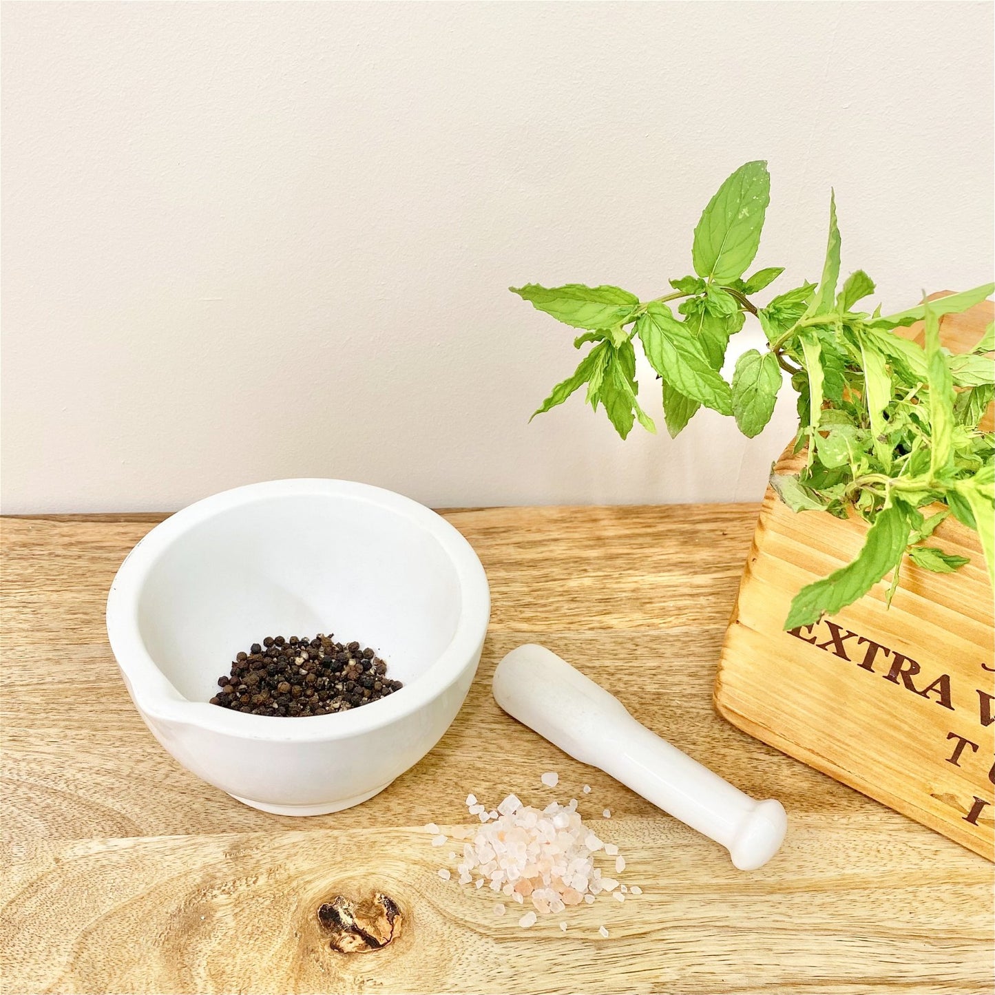 Stoneware Pestle & Mortar in White